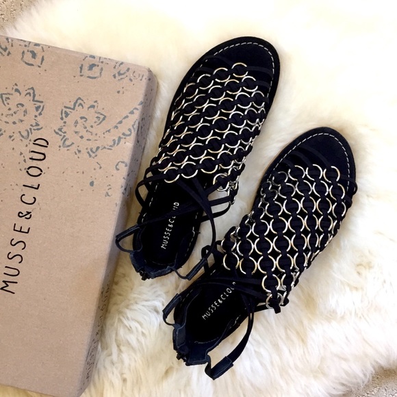 Musse & Cloud Shoes - Musse & Cloud Monnie Ring Caged Flat Suede Sandals